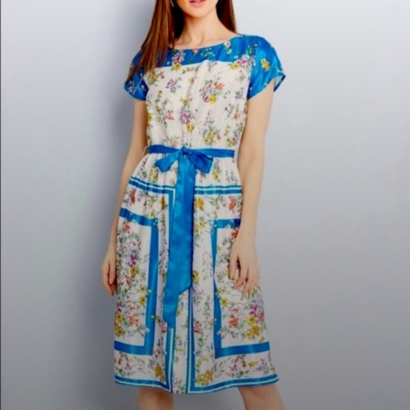 Modcloth Dresses & Skirts - Modcloth Satin Floral Sunlit Reverie Dress Belted